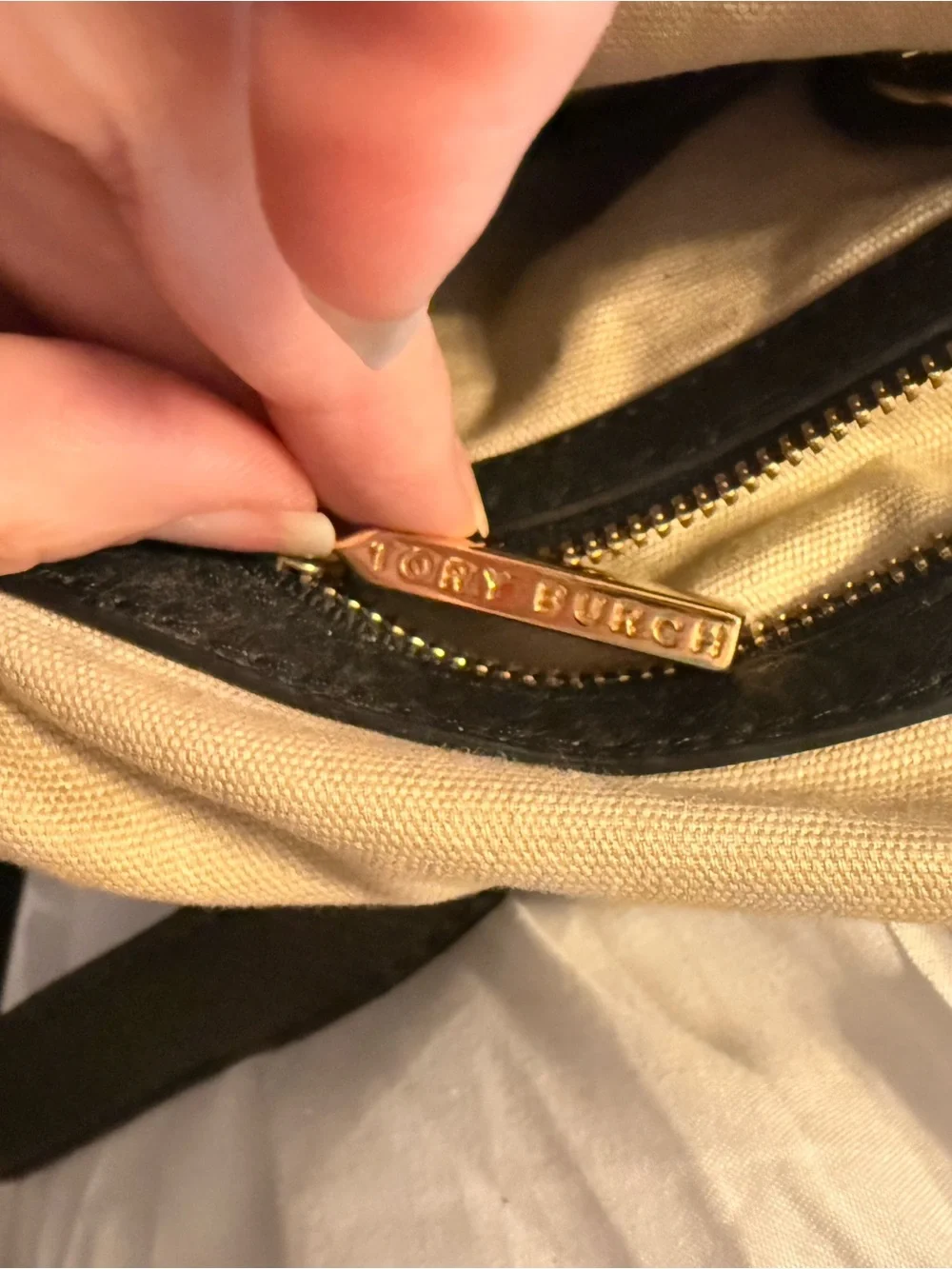 Tory Burch Leather Amanda Classic Hobo